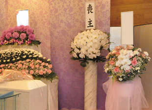 生花(供花) 洋花ピンク 飾り付け例