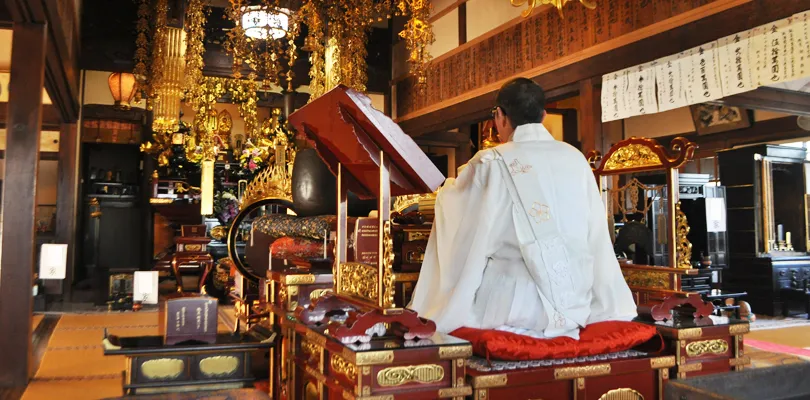 仏壇　住職による閉眼供養（魂抜き）